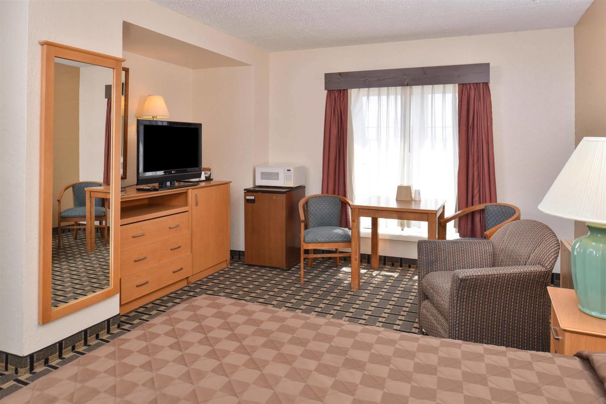 Americas Best Value Inn And Suites St. Cloud Saint Cloud Exterior foto
