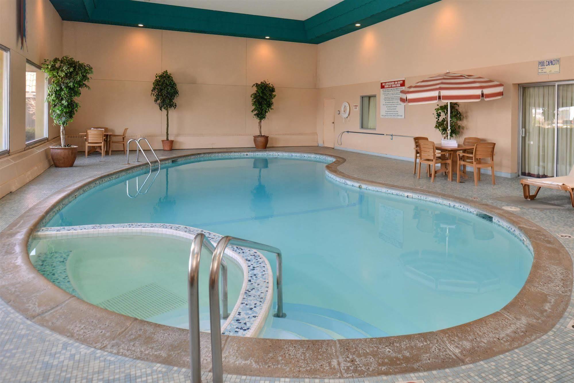 Americas Best Value Inn And Suites St. Cloud Saint Cloud Exterior foto