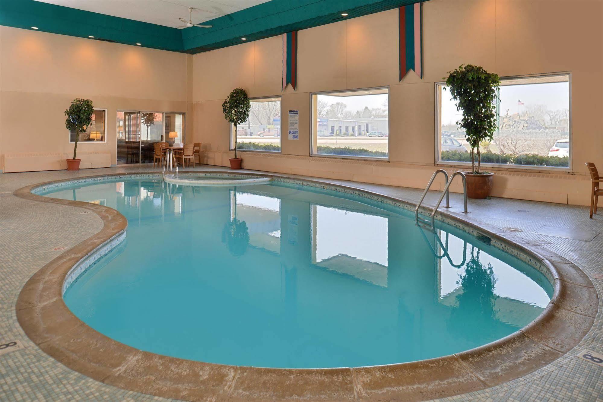 Americas Best Value Inn And Suites St. Cloud Saint Cloud Exterior foto
